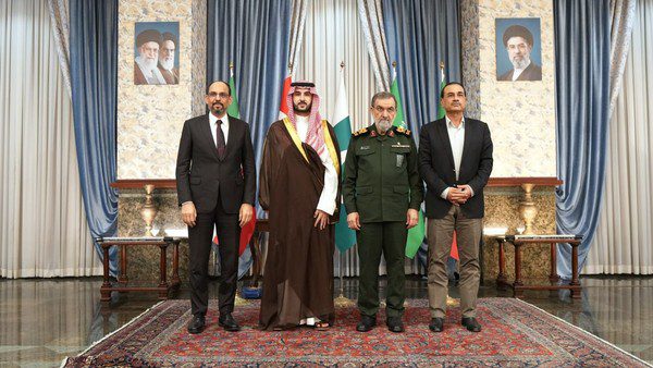 بیانیه نشست چهارجانبه ایران، پاکستان، ترکیه و عربستان در تهران صادر شد؛ توافق بر ادامه گفتوگوهای منطقهای مذاکرات ایران و آمریکا - بیانیه نشست چهارجانبه ایران، پاکستان، ترکیه و عربستان در تهران صادر شد؛ توافق بر ادامه گفتوگوهای منطقهای